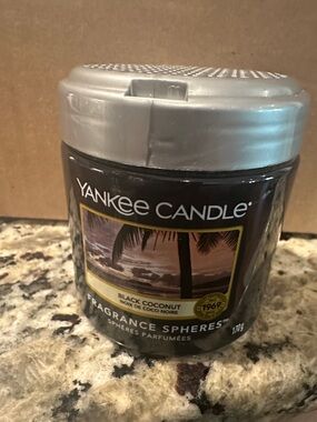 Yankee Candle Black Coconut Fragrance Spheres with Silver Lid